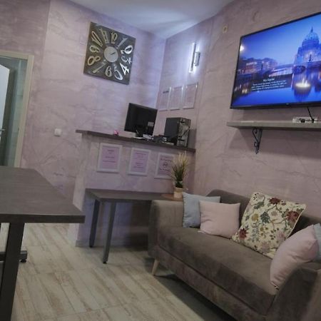 Stella Di Notte Vip Hostel เบลเกรด ภายนอก รูปภาพ